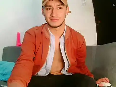 Snapshot of Kevin_Torres chatting on December 2024 04:45:01 AM Kevin Torres online show from December 2024 04:45:01 AM