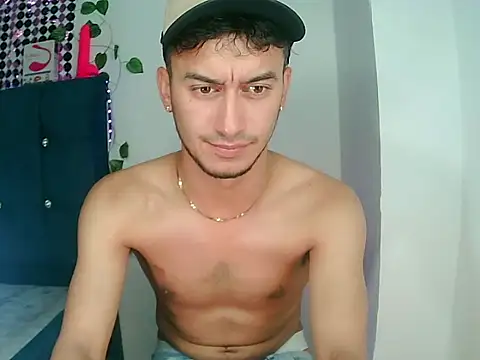 Snapshot of Kevin_Torres chatting on December 2024 11:21:01 PM Kevin Torres online show from December 2024 11:21:01 PM