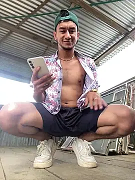 Snapshot of Kevin_Torres chatting on January 2025 04:49:02 PM Kevin Torres online show from January 2025 04:49:02 PM