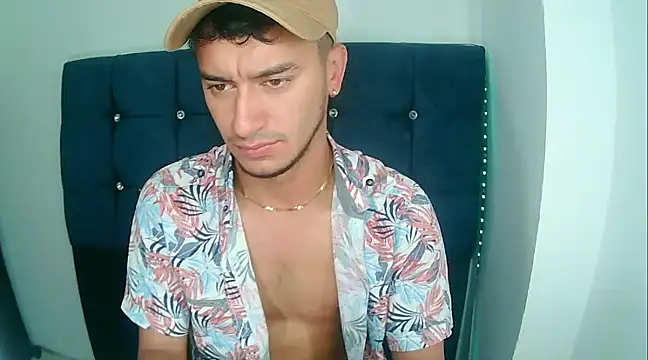 Snapshot of Kevin_Torres chatting on January 2025 03:20:01 PM Kevin Torres online show from January 2025 03:20:01 PM