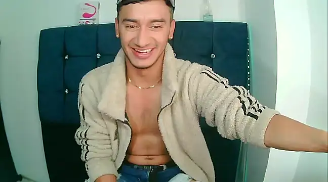 Snapshot of Kevin_Torres chatting on January 2025 01:48:01 PM Kevin Torres online show from January 2025 01:48:01 PM