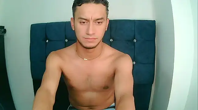 Snapshot of Kevin_Torres chatting on January 2025 02:29:02 AM Kevin Torres online show from January 2025 02:29:02 AM