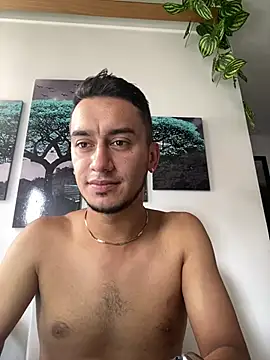 Snapshot of Kevin_Torres chatting on February 2025 04:37:02 PM Kevin Torres online show from February 2025 04:37:02 PM