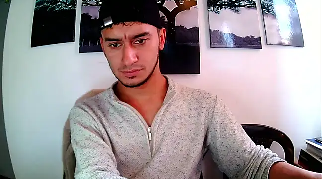 Snapshot of Kevin_Torres chatting on February 2025 05:39:01 PM Kevin Torres online show from February 2025 05:39:01 PM