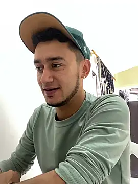 Snapshot of Kevin_Torres chatting on March 2025 05:49:02 PM Kevin Torres online show from March 2025 05:49:02 PM