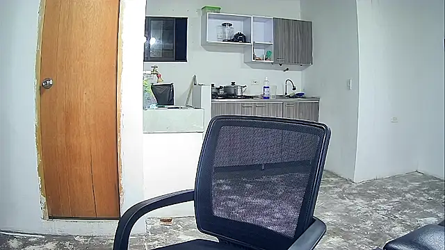 Snapshot of Kevin_Torres chatting on October 2025 11:27:01 PM Kevin Torres online show from October 2025 11:27:01 PM