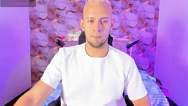 Snapshot of Damon_Bakert chatting on June 2026 01:48:01 PM Damon Bakert online show from June 2026 01:48:01 PM