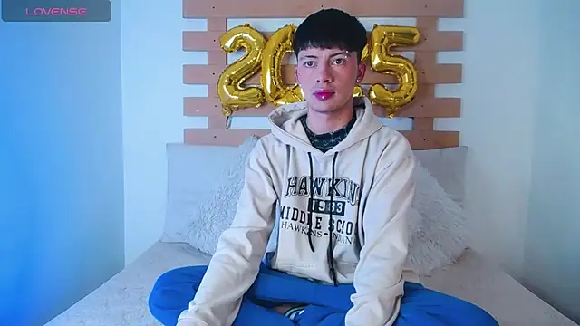 Snapshot of Steev_Novoa chatting on January 2025 05:30:02 AM Steev Novoa online show from January 2025 05:30:02 AM