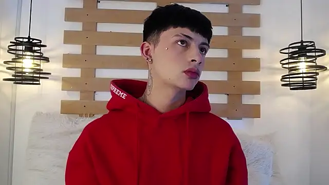 Snapshot of Steev_Novoa chatting on March 2025 04:45:01 AM Steev Novoa online show from March 2025 04:45:01 AM