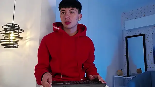 Snapshot of Steev_Novoa chatting on March 2025 10:55:01 AM Steev Novoa online show from March 2025 10:55:01 AM