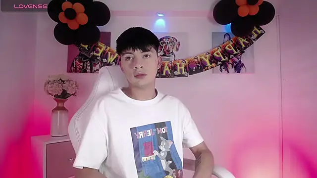 Snapshot of Steev_Novoa chatting on October 2025 08:31:01 PM Steev Novoa online show from October 2025 08:31:01 PM