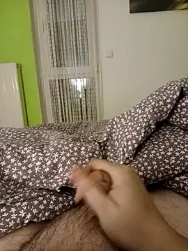 Snapshot of BennoSingle chatting on February 2025 08:00:01 PM BennoSingle online show from February 2025 08:00:01 PM