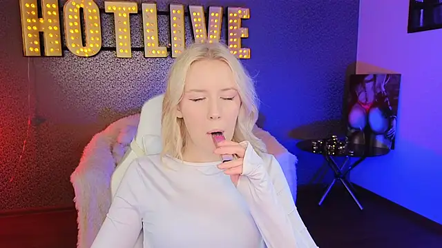 Selenatrend online show from February 2025 12:27:01 PM