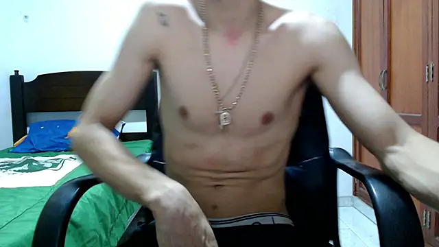 Snapshot of Dei_v_48 chatting on April 2026 07:09:01 AM Dei v 48 online show from April 2026 07:09:01 AM