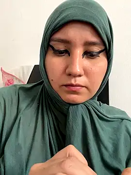 Snapshot of hannahayat chatting on December 2025 03:52:01 PM hannahayat online show from December 2025 03:52:01 PM