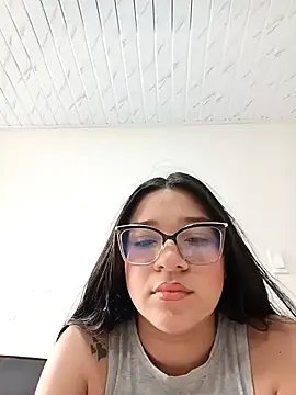 -VICKKY online show from December 2025 01:39:02 PM