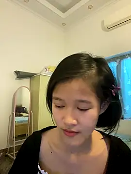 Snapshot of thithi8369 chatting on December 2024 05:50:02 AM thithi8369 online show from December 2024 05:50:02 AM