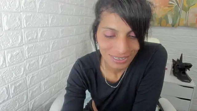 ImCrazzy online show from February 2025 07:48:02 PM