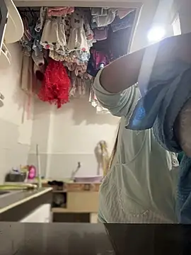 Emiily lee online show from November 2025 03:42:02 AM