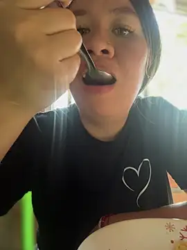 Emiily lee online show from December 2025 07:07:02 PM