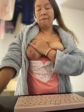 Emiily lee online show from February 2026 09:15:01 AM