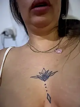 Emiily lee online show from July 2026 02:22:01 AM