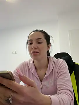 Emmapmg online show from April 2026 07:04:01 AM