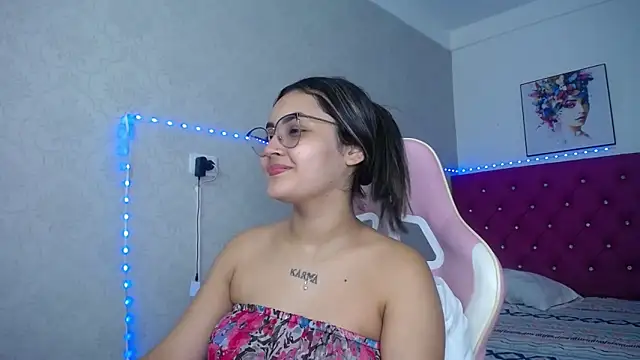 antonella sweetlittle online show from May 2026 12:32:01 PM