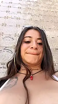 Snapshot of Alona_Evans chatting on January 2025 03:29:01 PM Alona Evans online show from January 2025 03:29:01 PM