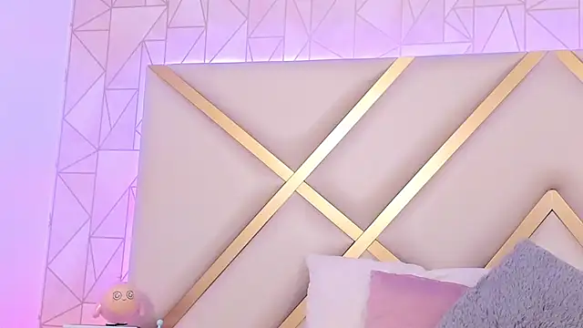 Violettbloss online show from February 2025 12:49:01 AM