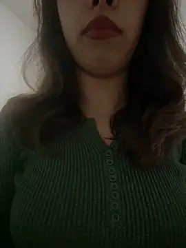 Snapshot of farah-36 chatting on December 2024 01:47:02 AM farah-36 online show from December 2024 01:47:02 AM