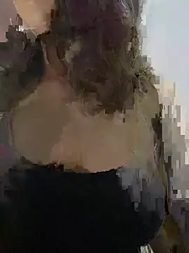 Snapshot of farah-36 chatting on January 2025 05:51:01 PM farah-36 online show from January 2025 05:51:01 PM