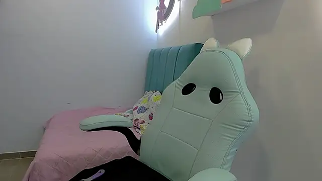 Evelin shy online show from November 2025 12:09:01 AM