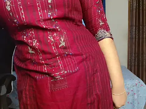 Snapshot of Unlucky-flowers chatting on November 2025 08:58:01 AM Unlucky-flowers online show from November 2025 08:58:01 AM