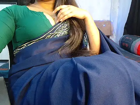 Snapshot of Unlucky-flowers chatting on February 2026 04:46:01 PM Unlucky-flowers online show from February 2026 04:46:01 PM