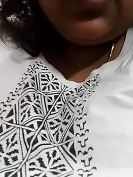 Snapshot of smile_pretty chatting on December 2024 04:06:01 PM smile pretty online show from December 2024 04:06:01 PM