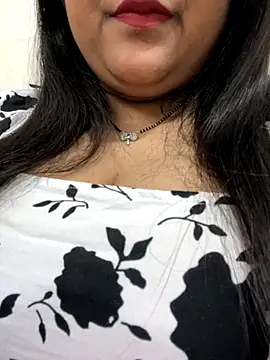 Snapshot of smile_pretty chatting on October 2025 06:30:02 PM smile pretty online show from October 2025 06:30:02 PM