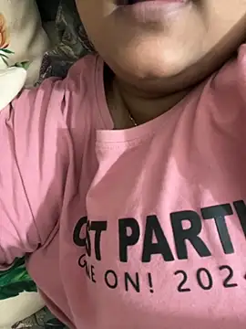 Snapshot of smile_pretty chatting on November 2025 07:36:01 PM smile pretty online show from November 2025 07:36:01 PM