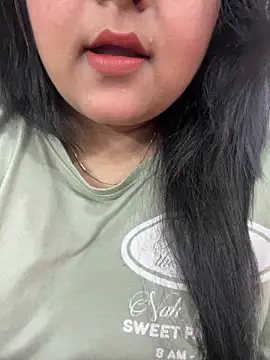 Snapshot of smile_pretty chatting on February 2026 04:17:01 PM smile pretty online show from February 2026 04:17:01 PM