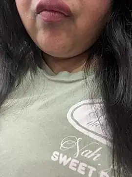 Snapshot of smile_pretty chatting on February 2026 03:42:02 PM smile pretty online show from February 2026 03:42:02 PM