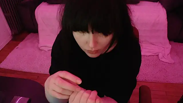 Snapshot of Lynylou chatting on December 2024 08:53:01 PM Lynylou online show from December 2024 08:53:01 PM