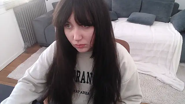 Snapshot of Lynylou chatting on December 2024 10:18:01 AM Lynylou online show from December 2024 10:18:01 AM