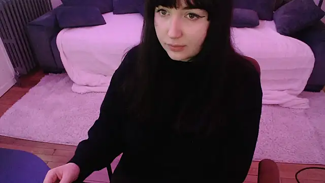 Snapshot of Lynylou chatting on December 2024 03:17:01 PM Lynylou online show from December 2024 03:17:01 PM