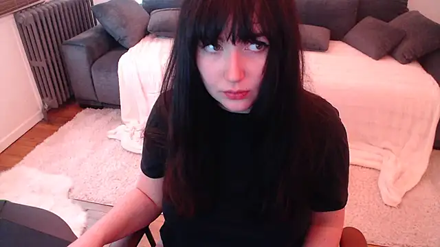 Snapshot of Lynylou chatting on December 2024 01:44:02 PM Lynylou online show from December 2024 01:44:02 PM