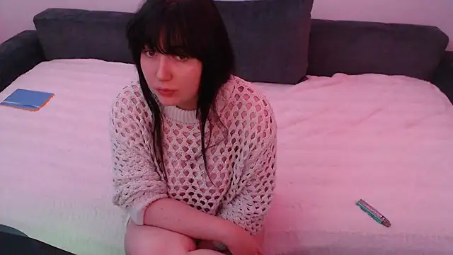 Snapshot of Lynylou chatting on December 2024 12:37:01 AM Lynylou online show from December 2024 12:37:01 AM