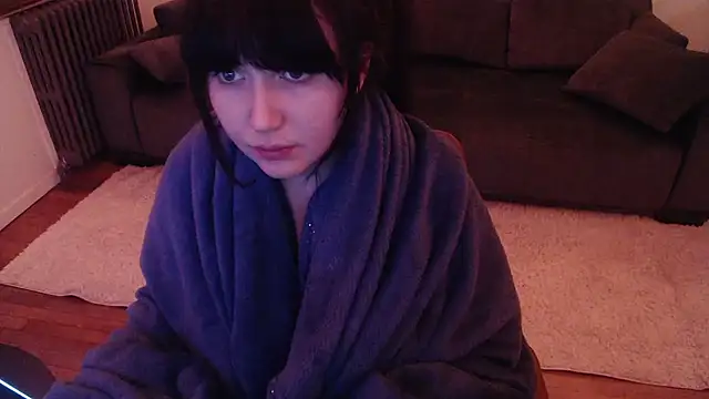 Snapshot of Lynylou chatting on January 2025 01:15:01 AM Lynylou online show from January 2025 01:15:01 AM