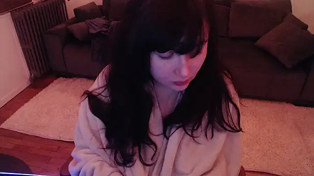 Snapshot of Lynylou chatting on January 2025 11:05:02 PM Lynylou online show from January 2025 11:05:02 PM