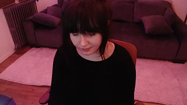 Snapshot of Lynylou chatting on January 2025 10:01:01 PM Lynylou online show from January 2025 10:01:01 PM