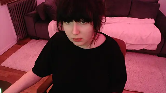 Snapshot of Lynylou chatting on January 2025 11:04:02 AM Lynylou online show from January 2025 11:04:02 AM