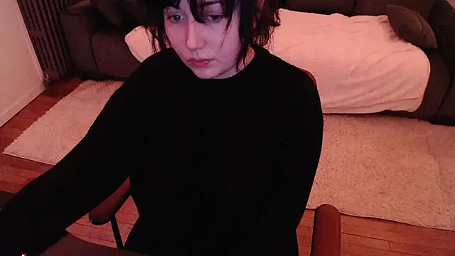 Snapshot of Lynylou chatting on February 2025 07:06:02 AM Lynylou online show from February 2025 07:06:02 AM